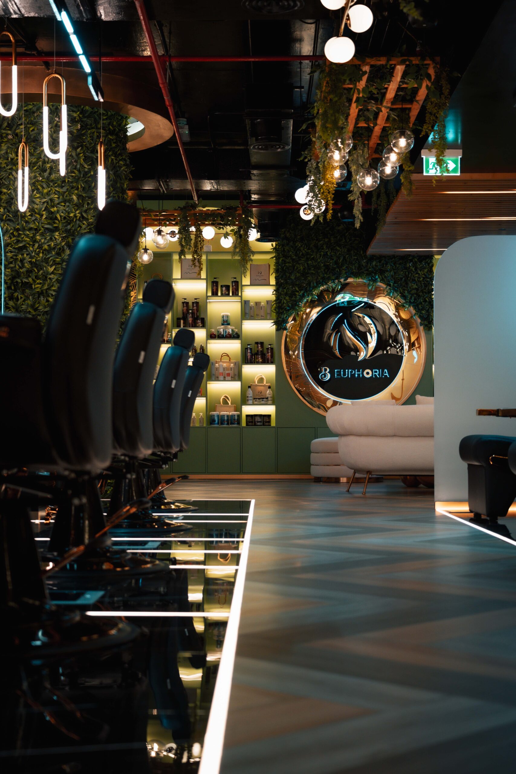 Our-Signature-Looks-2-scaled